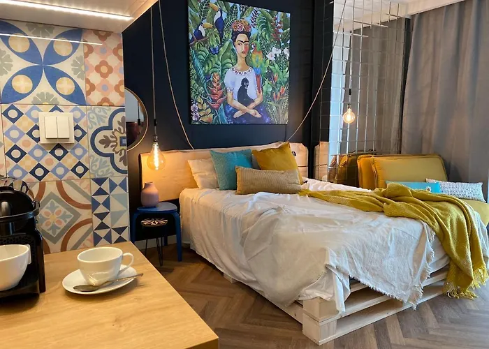 Uroczy Art Marina Z Widokiem Na Rzeke I Bezplatnym Parkingiem Wrocław