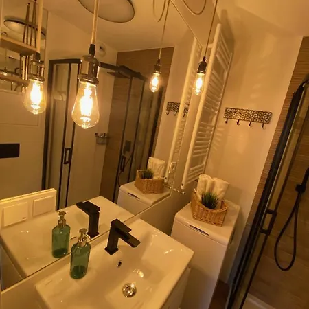 Uroczy Art Marina Z Widokiem Na Rzeke I Bezplatnym Parkingiem *