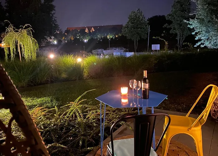 Uroczy Art Marina Z Widokiem Na Rzeke I Bezplatnym Parkingiem فروتسواف